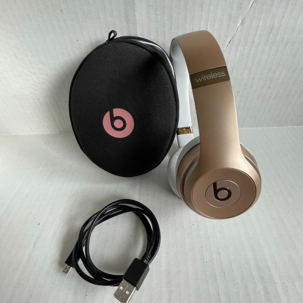 Beats Solo3 Wireless On-Ear Headphones - Rose Gold